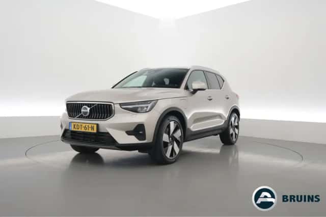 Volvo XC40 (2022) thumbnail 1