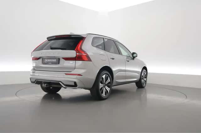 Volvo XC60 (2023) thumbnail 2