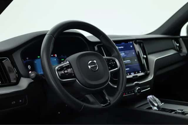 Volvo XC60 (2023) thumbnail 5
