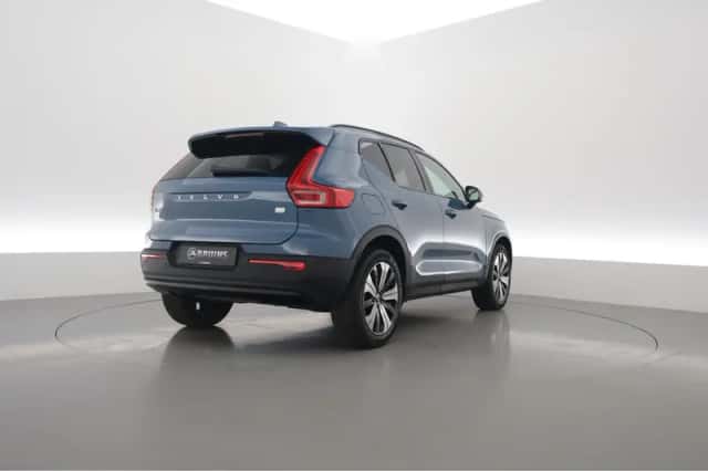 Volvo XC40 (2022) thumbnail 2