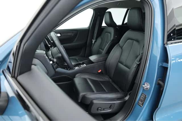 Volvo XC40 (2022) thumbnail 3