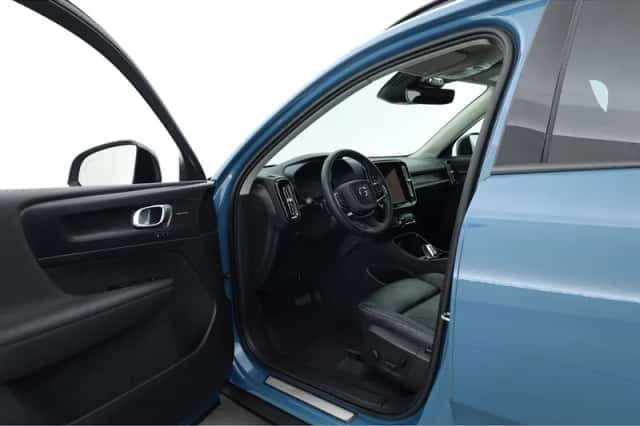 Volvo XC40 (2022) thumbnail 4