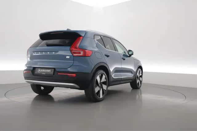 Volvo XC40 (2022) thumbnail 2