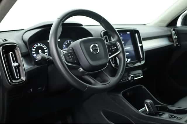Volvo XC40 (2020) thumbnail 4