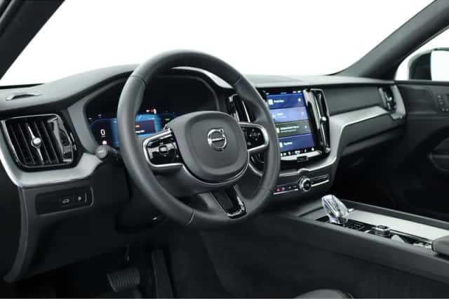 Volvo XC60 (2023) thumbnail 4
