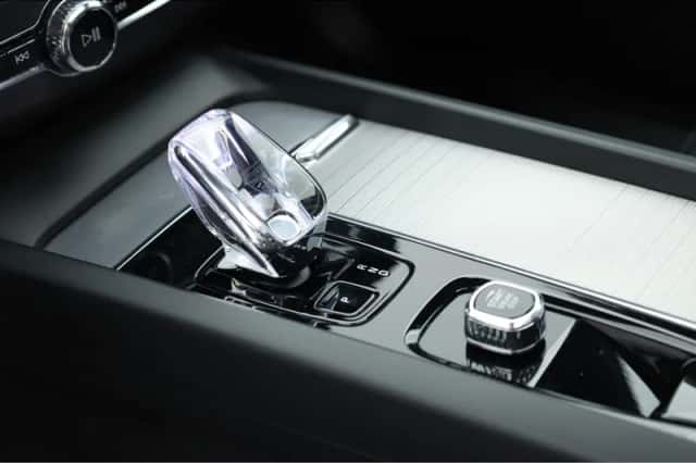 Volvo XC60 (2023) thumbnail 5