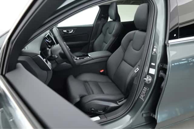 Volvo V60 (2025) thumbnail 3