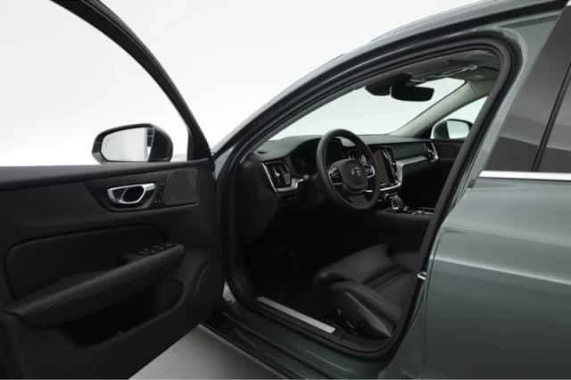 Volvo V60 (2025) thumbnail 4