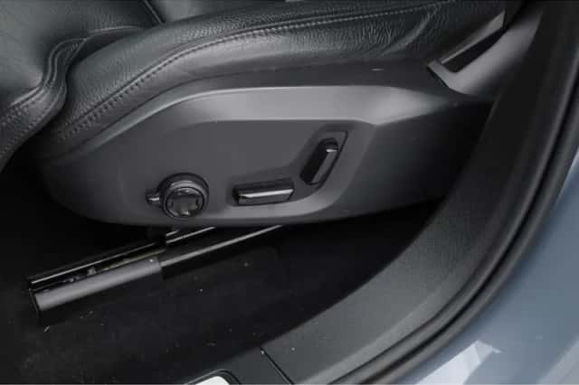 Volvo XC60 (2023) thumbnail 4