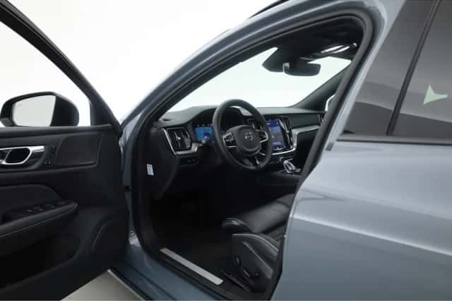 Volvo V60 (2024) thumbnail 5