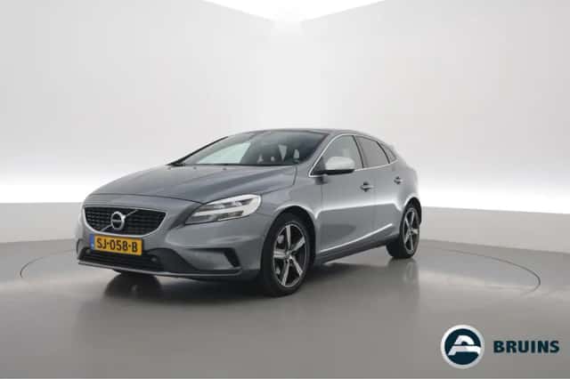 Volvo V40 (2018) thumbnail 1
