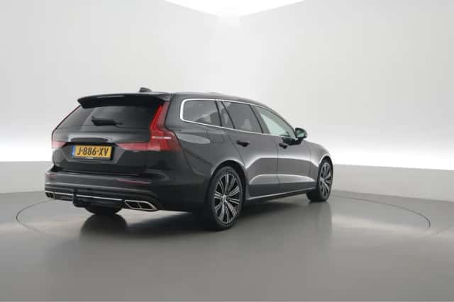 Volvo V60 (2020) thumbnail 2