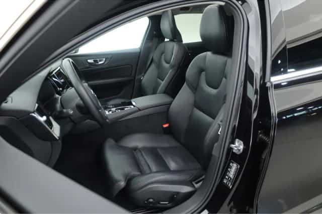 Volvo V60 (2020) thumbnail 3