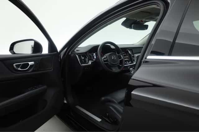 Volvo V60 (2020) thumbnail 4