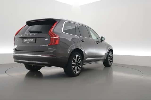 Volvo XC90 (2022) thumbnail 2