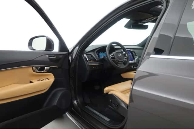 Volvo XC90 (2022) thumbnail 4