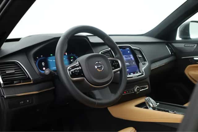 Volvo XC90 (2022) thumbnail 5