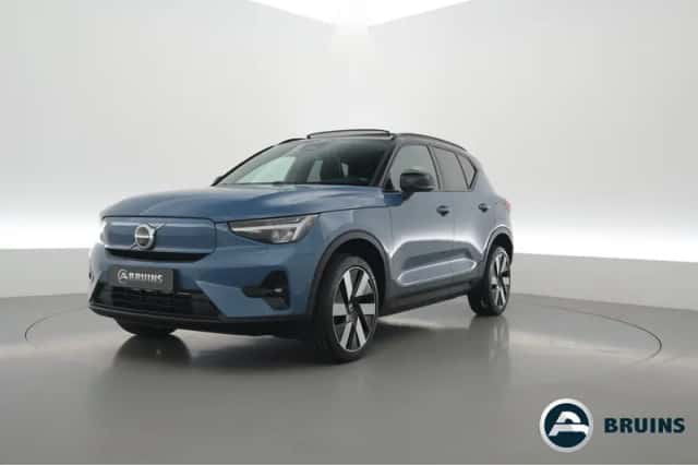 Volvo XC40 (2023) thumbnail 1