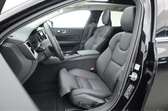 Volvo V60 (2025) thumbnail 3