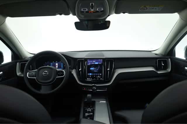 Volvo XC60 (2023) thumbnail 6