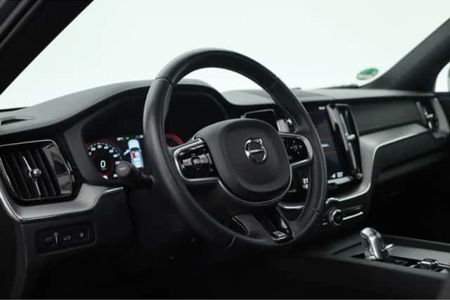 Volvo XC60 (2019) thumbnail 4