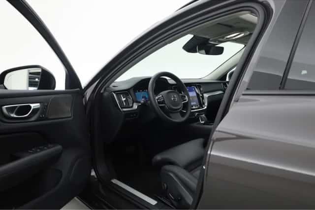 Volvo V60 (2024) thumbnail 4