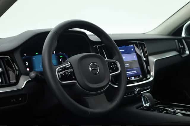 Volvo V60 (2024) thumbnail 5