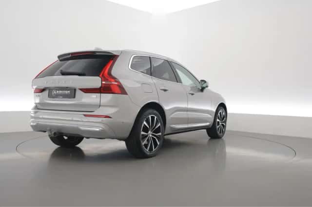 Volvo XC60 (2023) thumbnail 2
