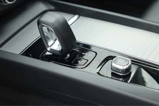 Volvo XC60 (2023) thumbnail 5