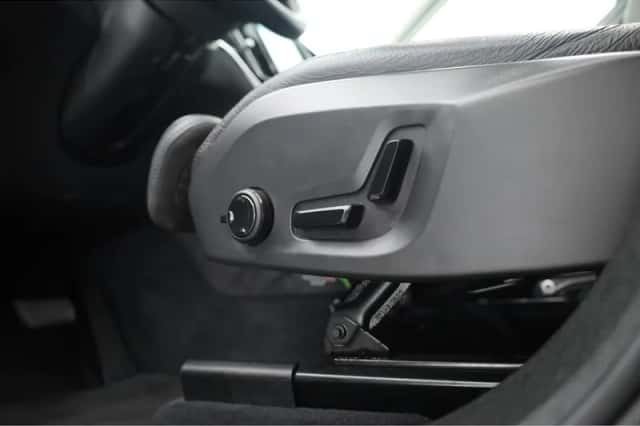Volvo XC60 (2023) thumbnail 6