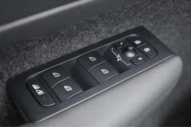 Volvo C40 (2022) thumbnail 6