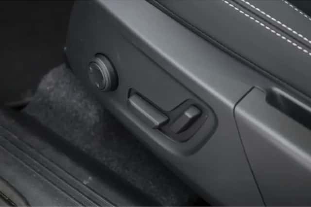 Volvo XC40 (2025) thumbnail 4
