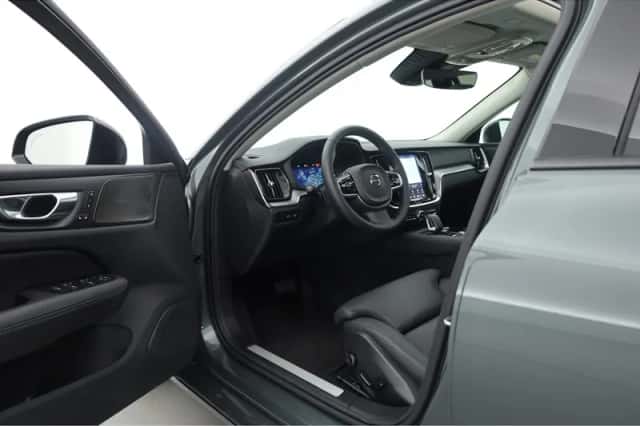 Volvo V60 (2025) thumbnail 4
