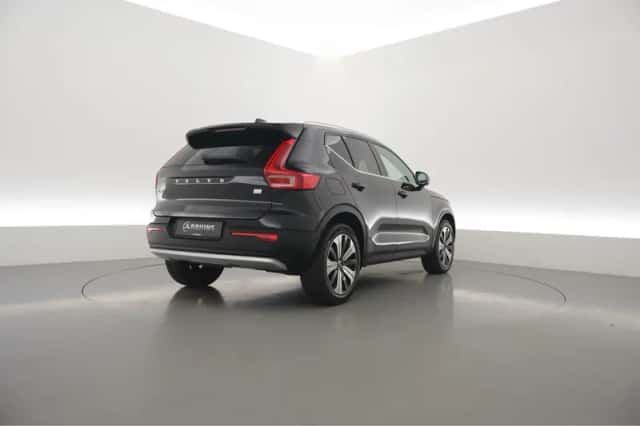 Volvo XC40 (2023) thumbnail 2