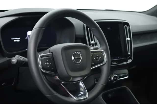 Volvo C40 (2023) thumbnail 4