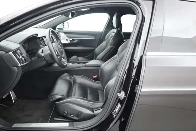 Volvo V90 (2018) thumbnail 3