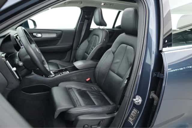 Volvo XC40 (2021) thumbnail 3