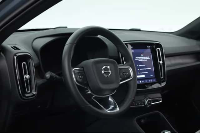 Volvo XC40 (2023) thumbnail 4