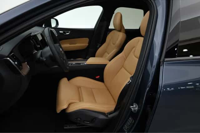 Volvo XC60 (2025) thumbnail 3