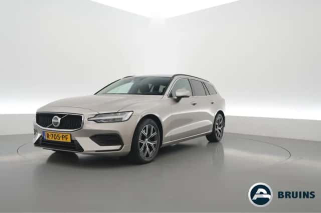 Volvo V60 (2022) thumbnail 1