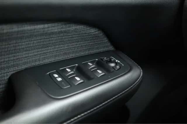 Volvo V60 (2022) thumbnail 6