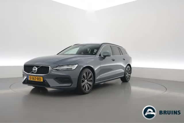 Volvo V60 (2023) thumbnail 1