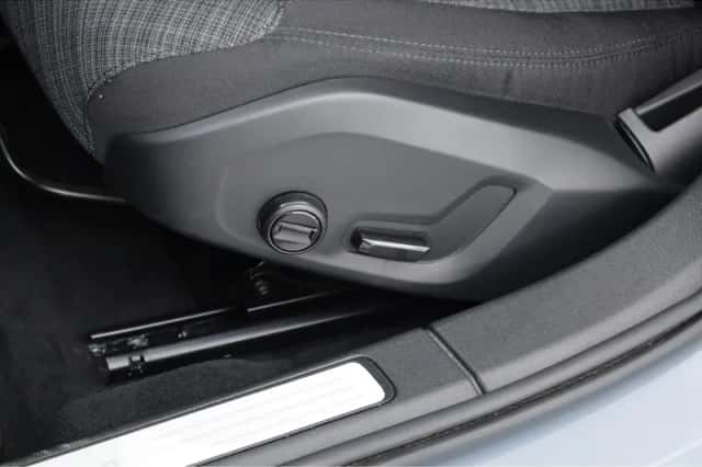 Volvo V60 (2023) thumbnail 4