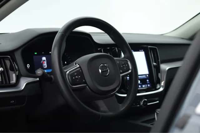 Volvo V60 (2023) thumbnail 5