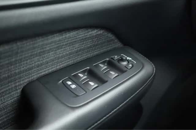 Volvo V60 (2023) thumbnail 6