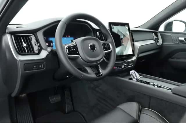 Volvo XC60 (2025) thumbnail 4