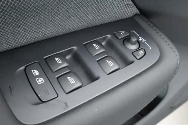 Volvo XC60 (2025) thumbnail 6