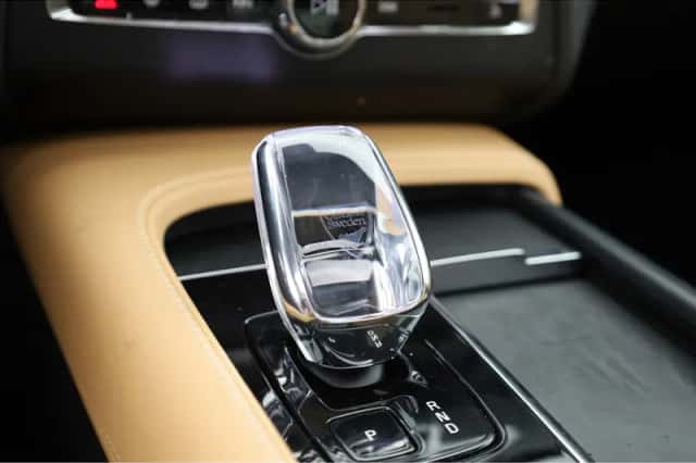 Volvo XC90 (2023) thumbnail 5