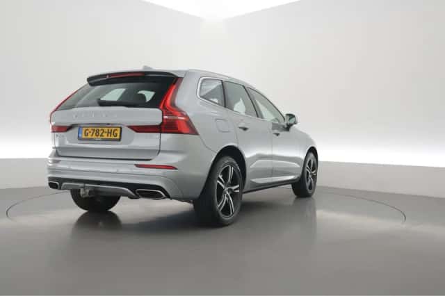 Volvo XC60 (2019) thumbnail 2