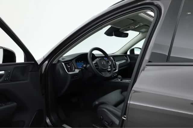 Volvo XC60 (2025) thumbnail 4